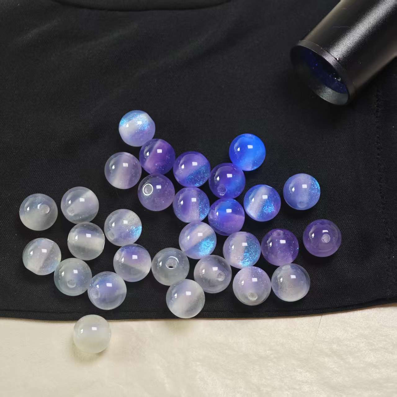 F054  15個 / 9.8mm レジンビーズ-UV 変色