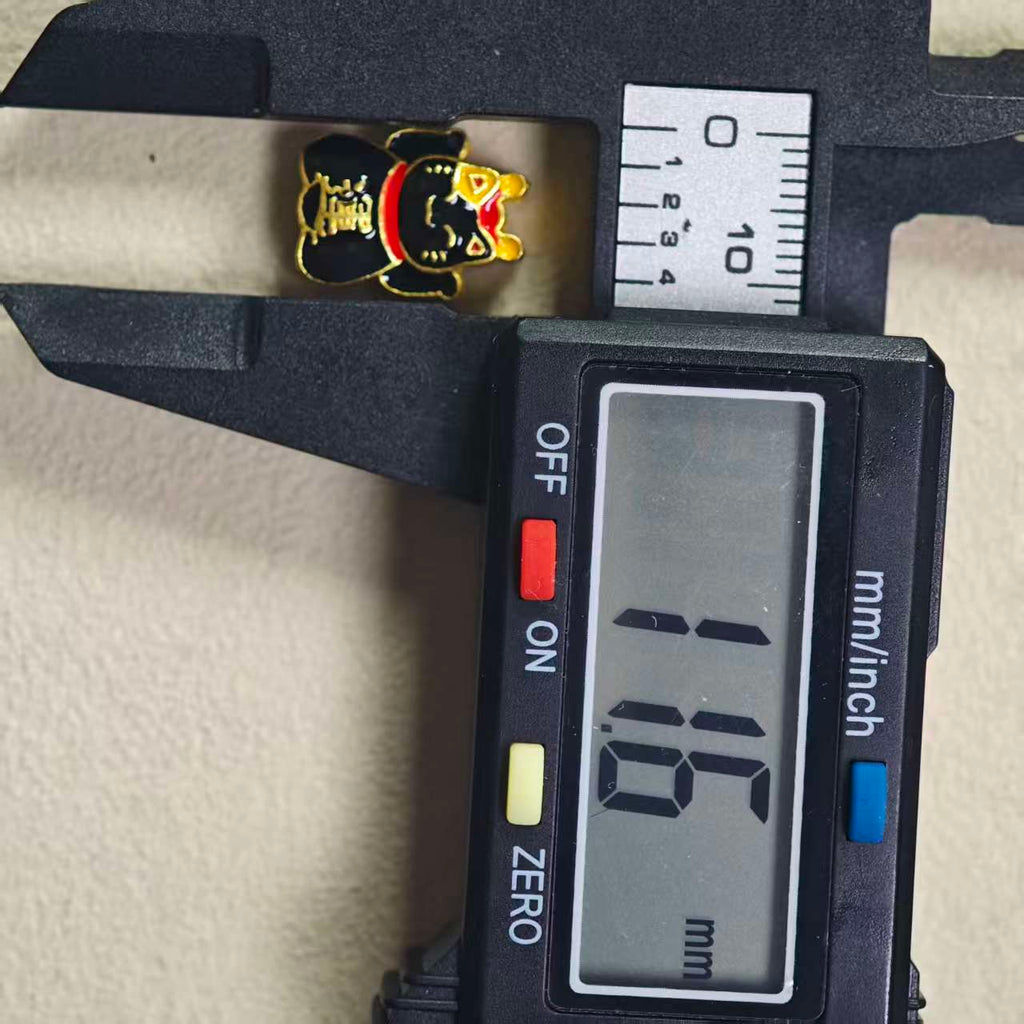 C126  2個/装飾品（白黒両面）