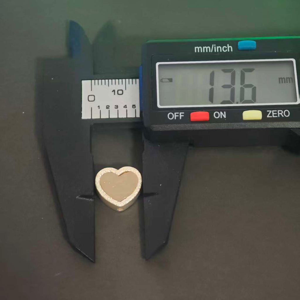z022 4個  装飾品