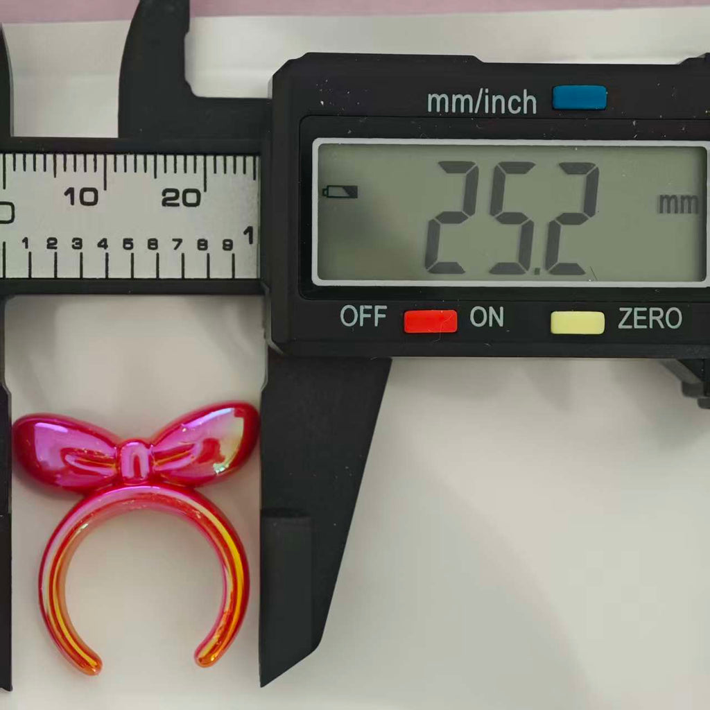 Z035 【16 個】47mm/25.2mm アクリルビーズ（リボン＆羽根型）